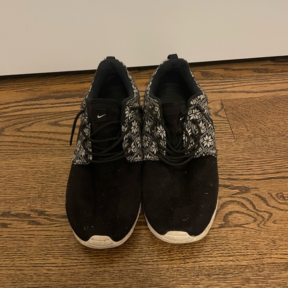 Nike Roshe Winter Yeti Fleece - Picture 1 of 6